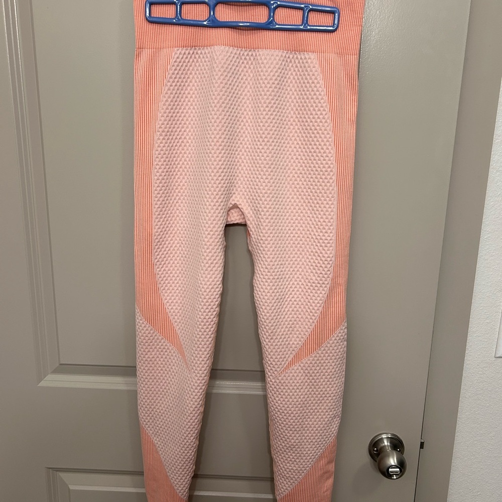 Peach Textured Active Leggings
